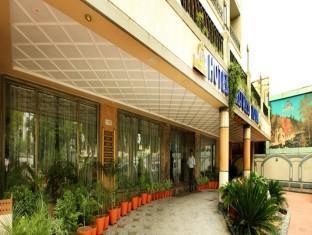 Brijwasi Royal Hotel Матура Екстериор снимка