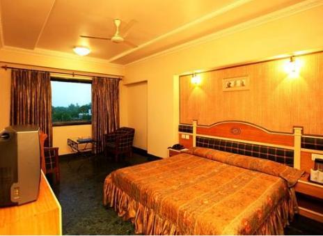 Brijwasi Royal Hotel Матура Екстериор снимка